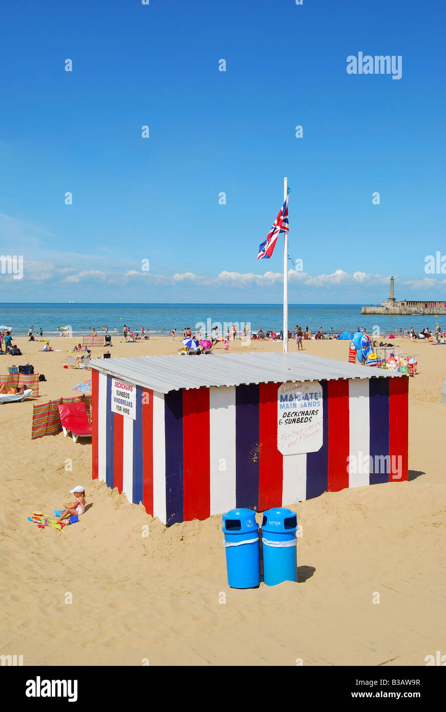 Bunte Strandhütte, Margate Beach, Margate, Kent, England, Vereinigtes Königreich Stockfoto