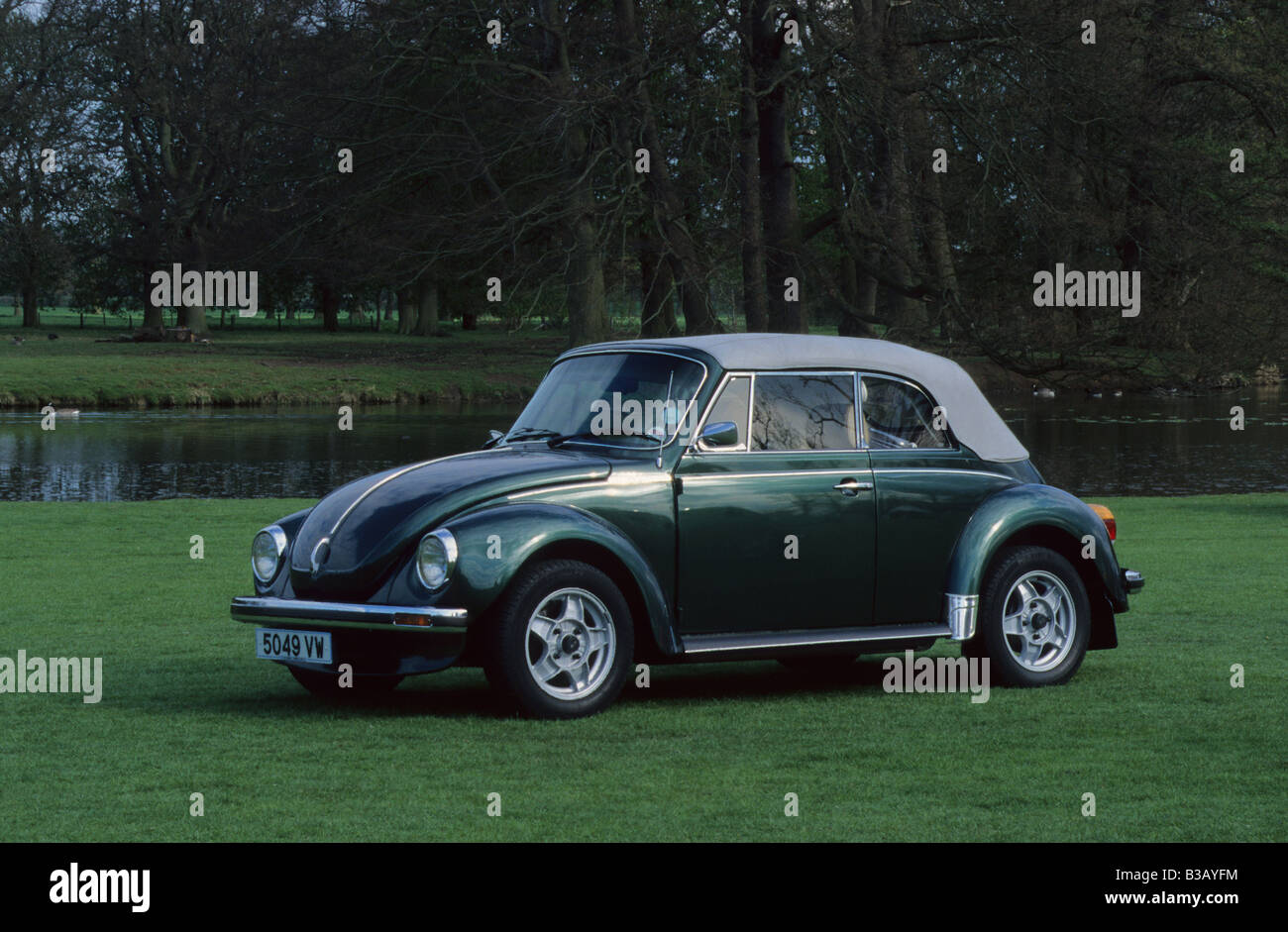 Volkswagen Käfer 1303 Cabrio. Stockfoto