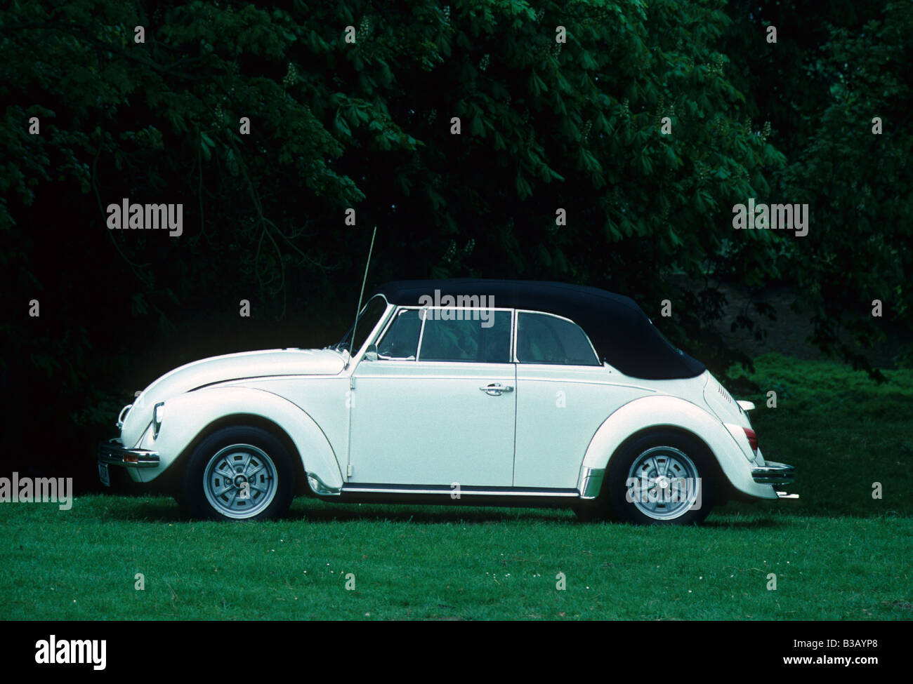 Volkswagen Käfer 1302 LS Cabriolet. Stockfoto