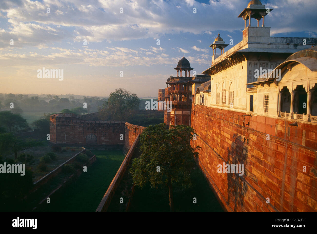 Agra Fort in der Morgendämmerung, Agra, Indien Stockfoto