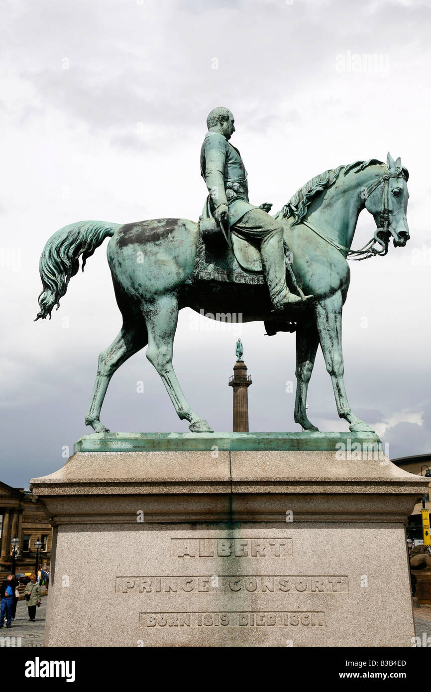Juli 2008 - Prinz-Albert-Statue von St. George s Hall Liverpool England UK Stockfoto