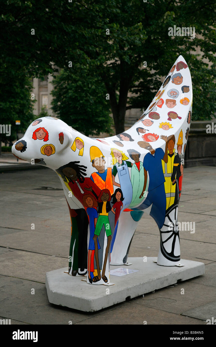 Juli 2008 - Skulpturen der Super Lamm Banane erstreckt sich über die ganze Stadt Liverpool England UK Stockfoto