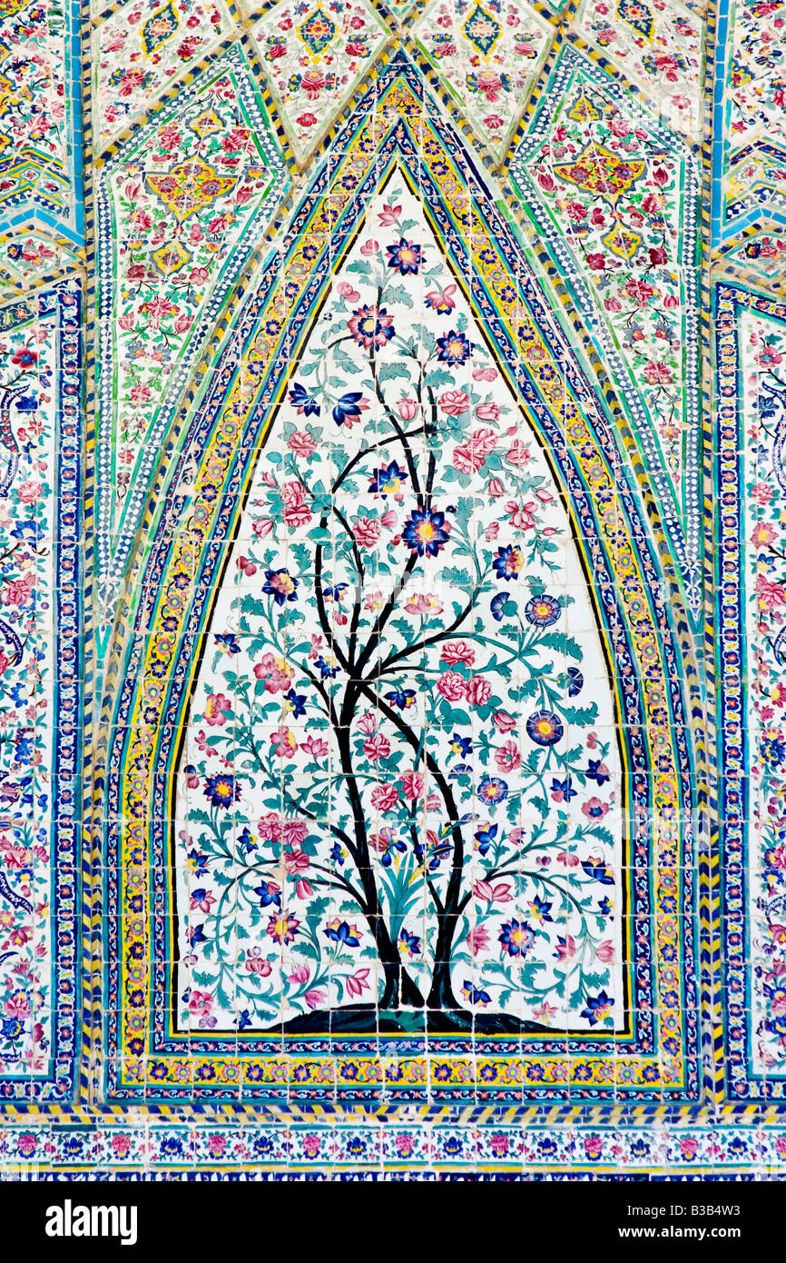 Kunstvolle Dekoration im Inneren Masjid Vakil oder Regents Moschee in Schiraz Iran Stockfoto