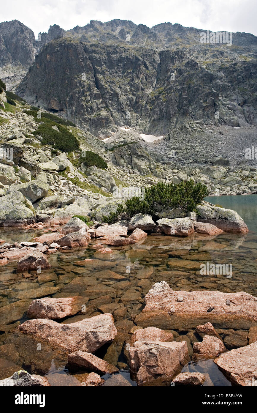 Strajite Klippen und Gazeiski See in World Heritage Site Nationalpark Pirin Bulgarien Stockfoto