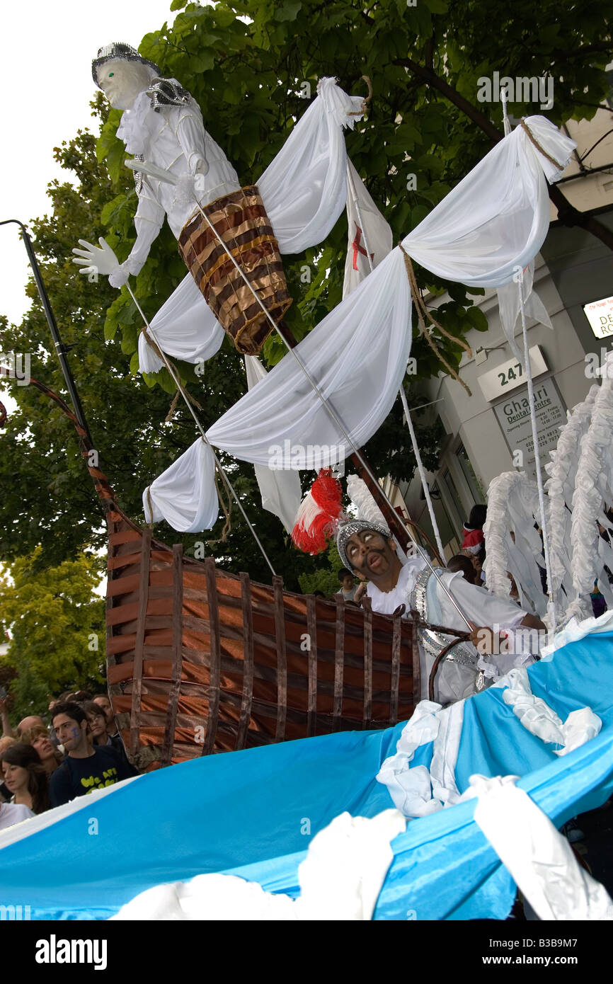 Europa s größte Karneval braucht der Notting Hill Carnival findet jedes Jahr statt in London mit über 1 Million Nachtschwärmer an zwei Tagen Stockfoto