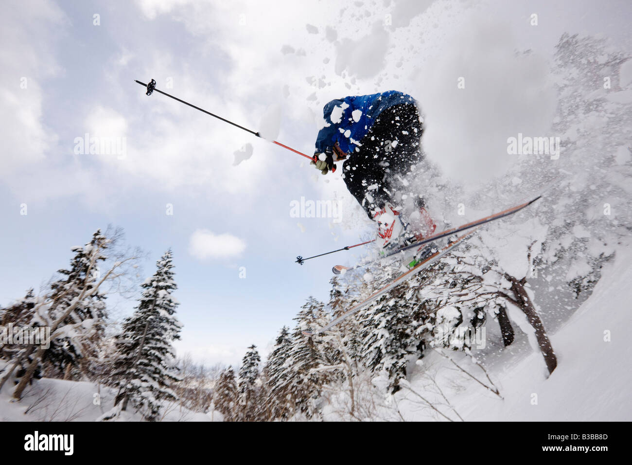 Telemark-Skifahrer, Furano, Hokkaido, Japan Stockfoto