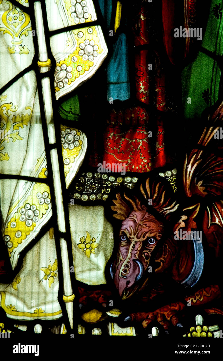 Satan wird als Drache zu Füßen der St. Margaret von Antiochien dargestellt, St. George Kirche Woolhope Herefordshire UK. 2008 Stockfoto