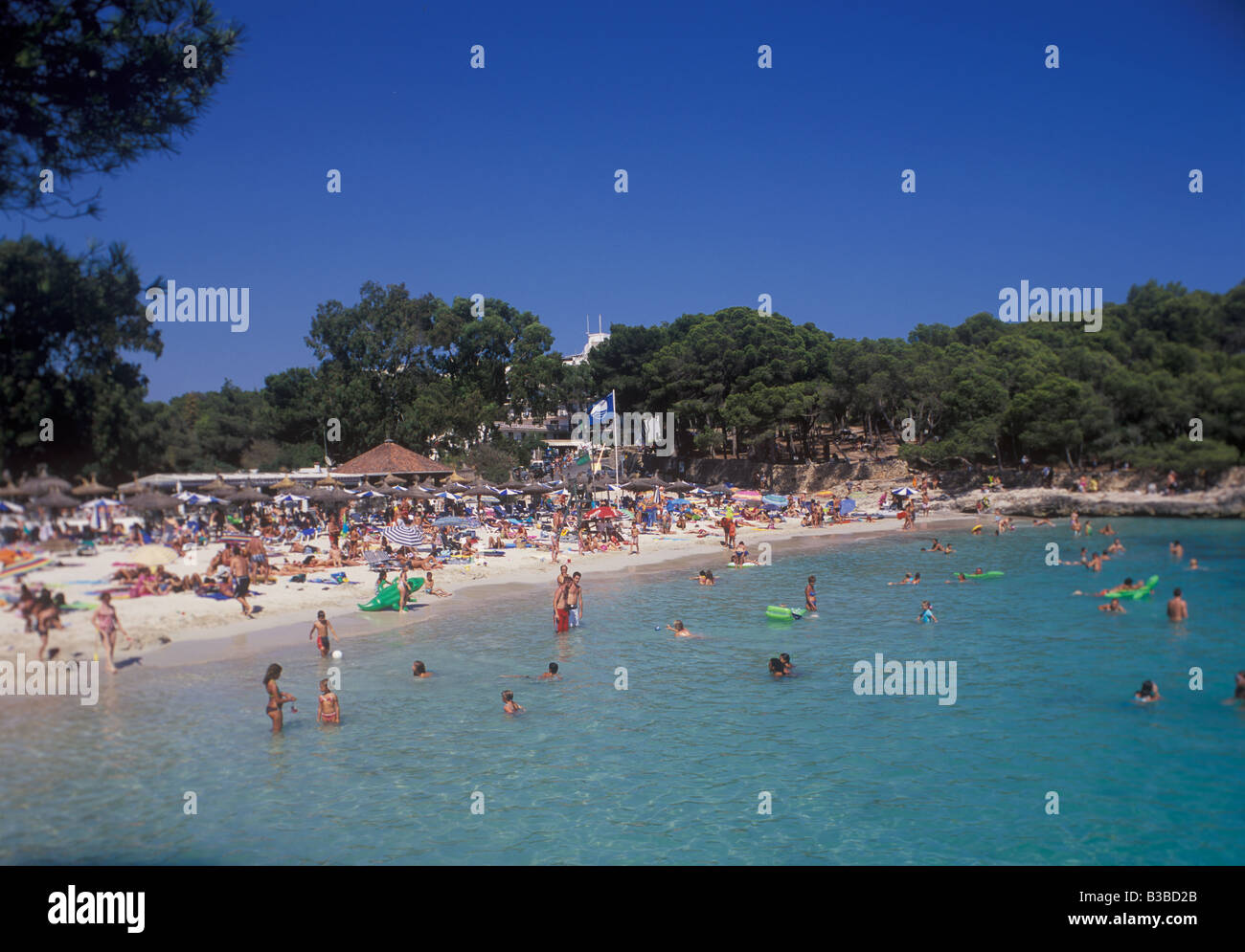 Szene in Cala Mondrago - Calo Schriften de n'Alis - blaue Flagge Strand - in der Nähe von Porto Petro / Cala D'Or, Ostküste Mallorca, Baleares. Stockfoto