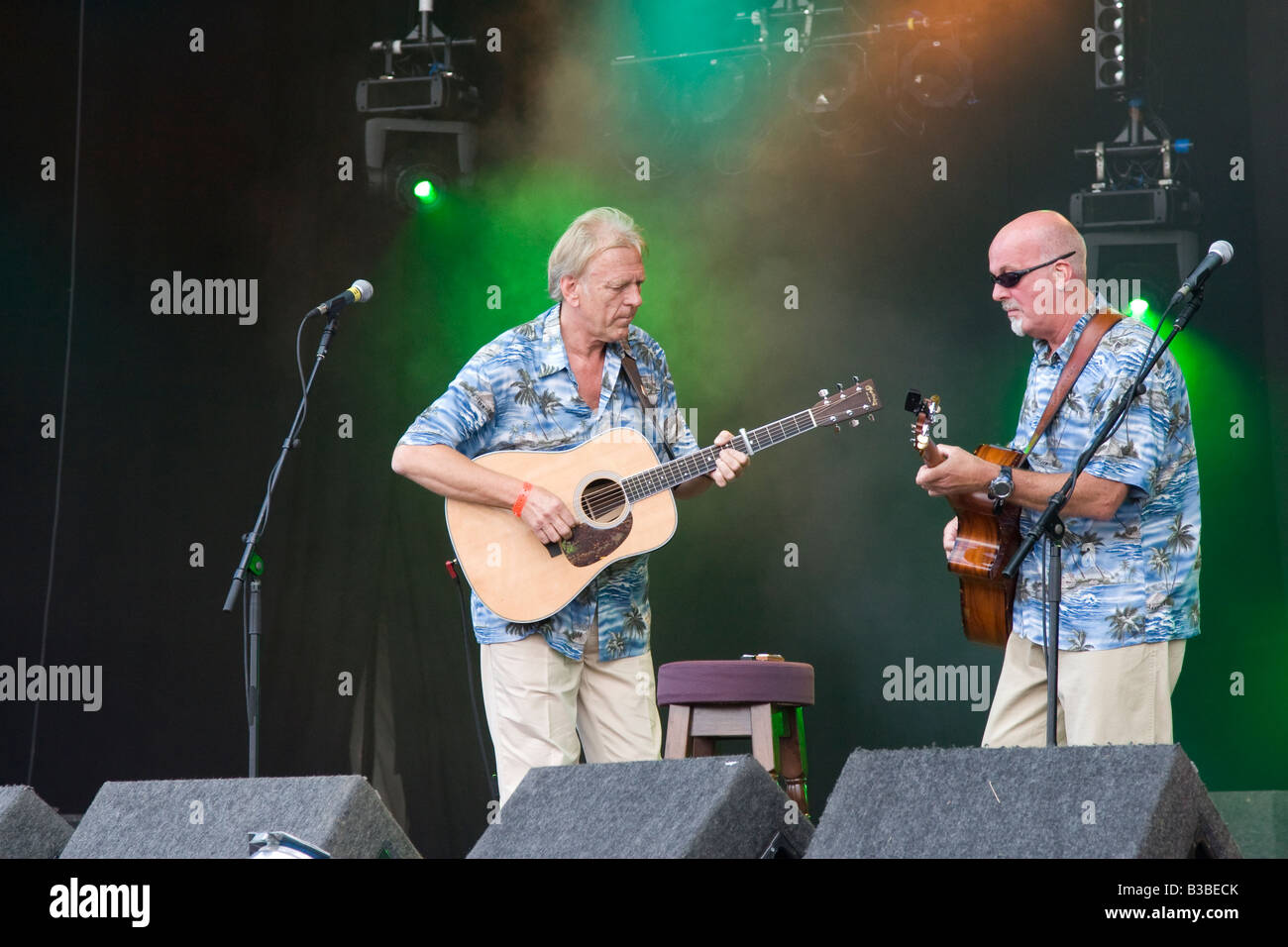 Dave Pegg und Wright PJ auf der Bühne Fairport / s Cropredy Convention Musik Festival 2008 in der Nähe von Banbury England UK Stockfoto