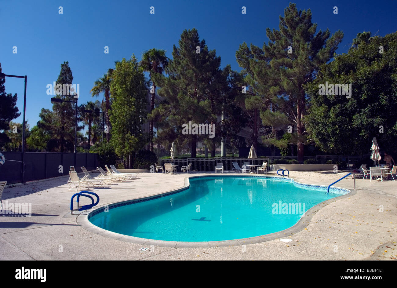 Palm Springs CA Wüstenoase schwimmen pool schöne schöne malerische Western uns USA in Palm Desert Stockfoto