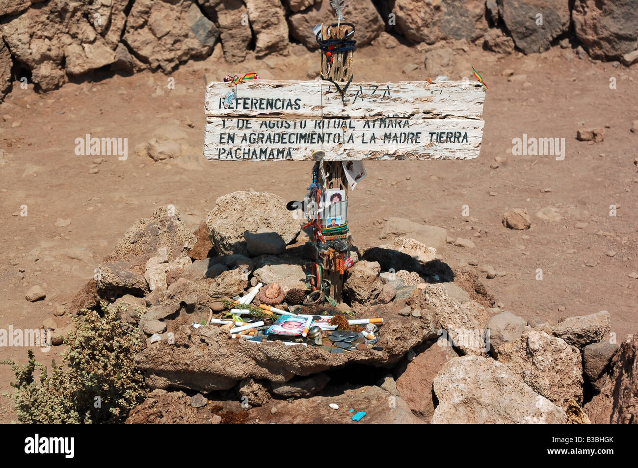 Angebote, der Gott der Erde Pachamama gefunden auf Isla de Los Pescadores in den bolivianischen Salt Flats Stockfoto