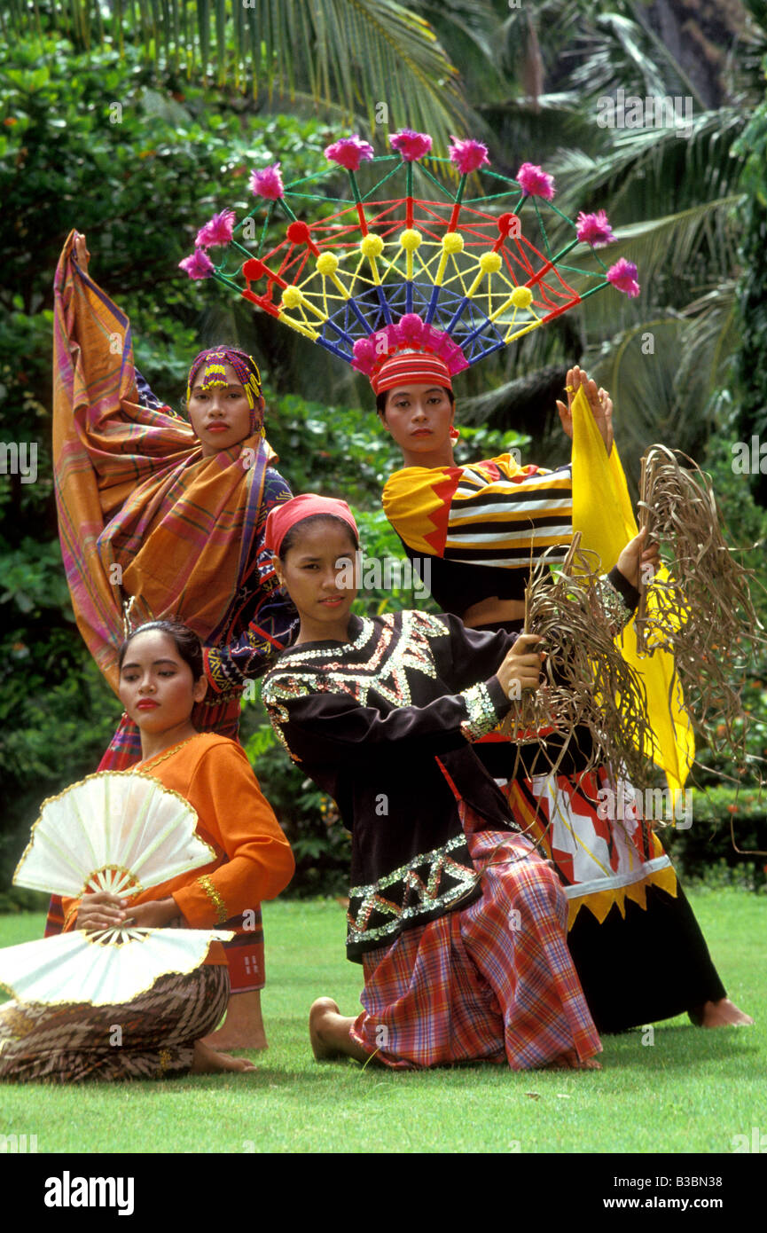 Mädchen in Tribal Kostüm Davao Mindanao Philippinen Stockfoto