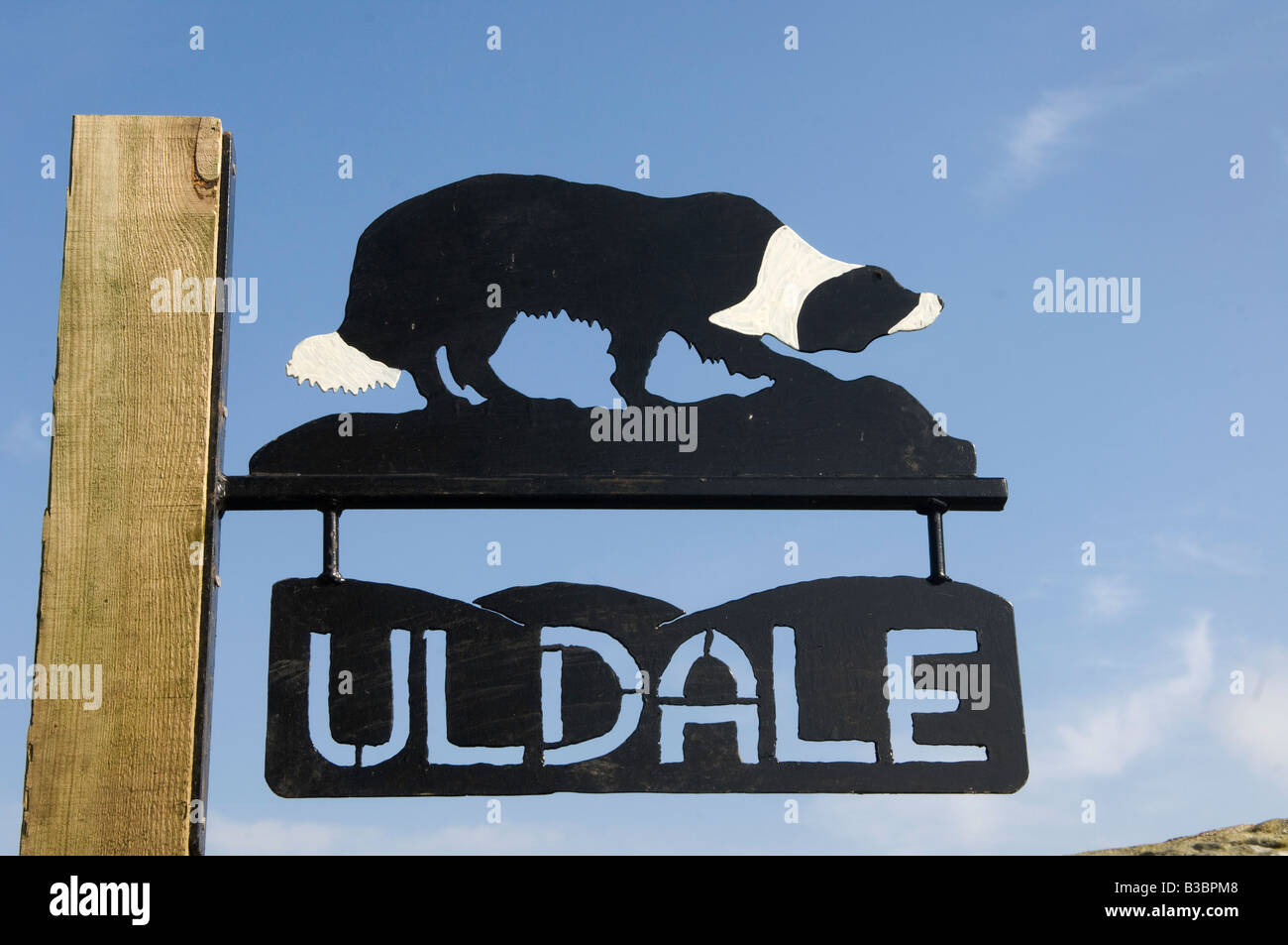 Gusseisen-Bauernhof-Schild mit Collie Schäferhund design Stockfoto