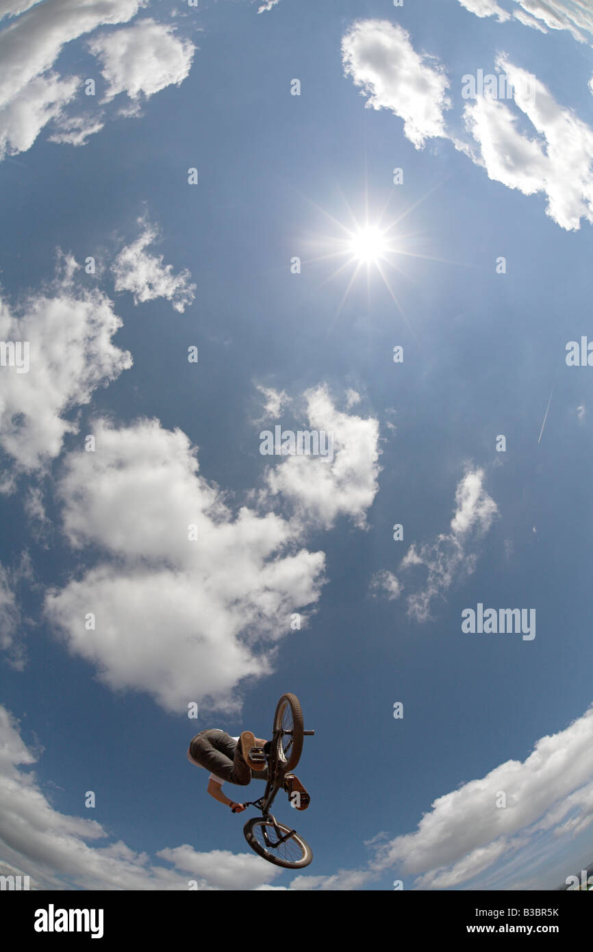 BMX-Fahrer beim Red Bull Imperium von Schmutz Wettbewerb 26. Juli 2008 Devon UK Stockfoto