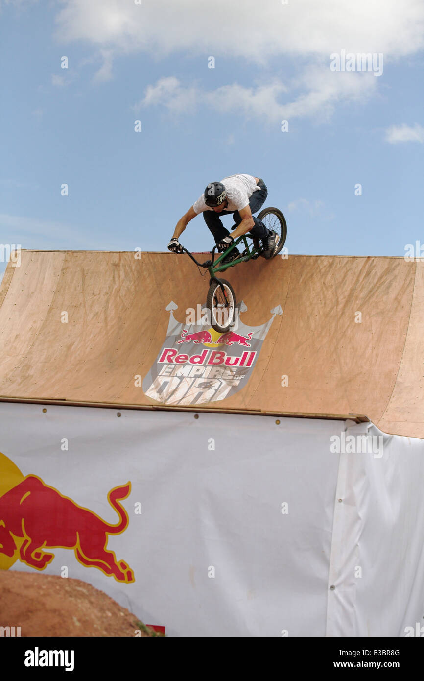 BMX-Fahrer beim Red Bull Imperium von Schmutz Wettbewerb 26. Juli 2008 Devon UK Stockfoto