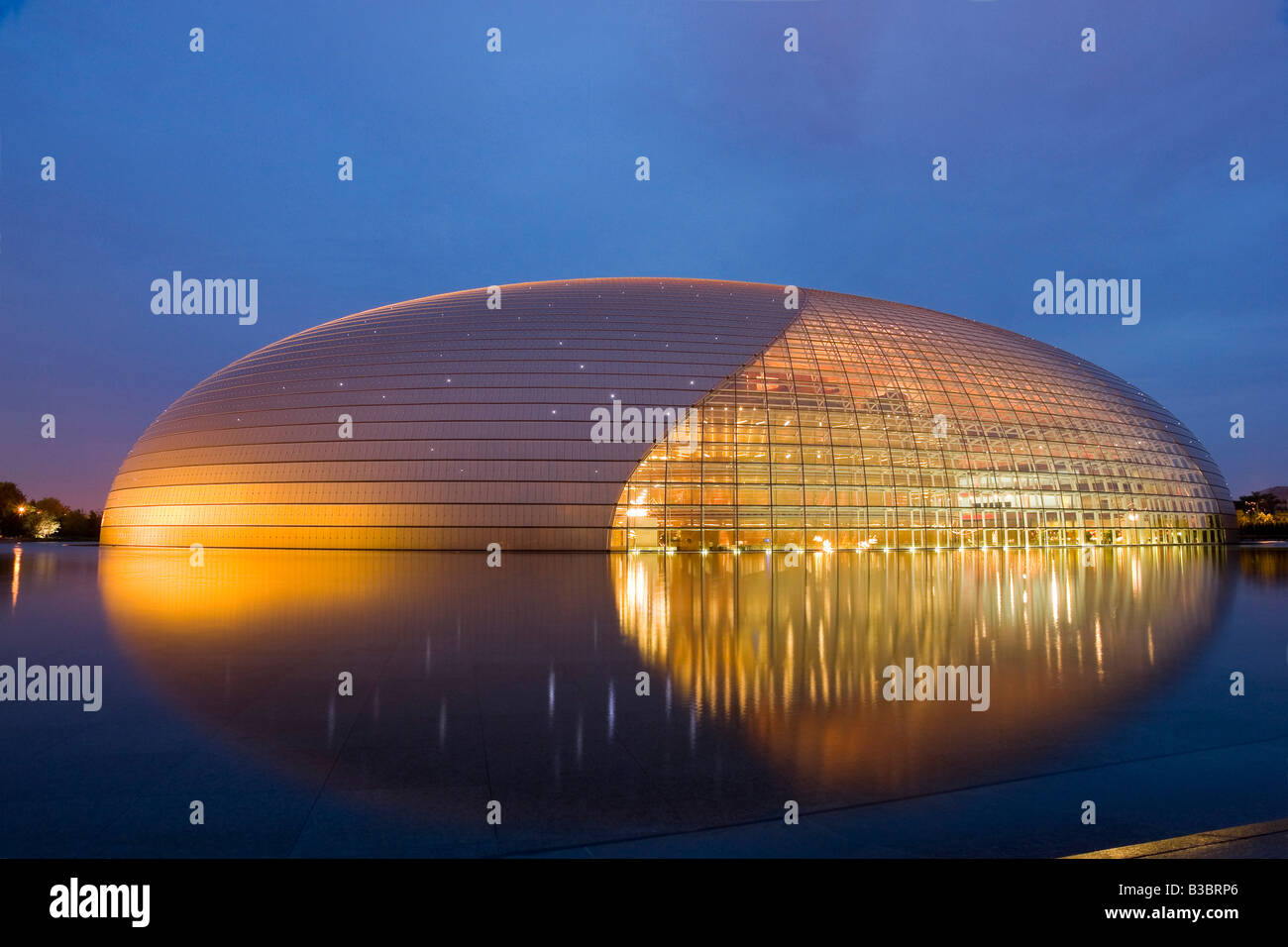 China, Peking, Tiananmen, Beijing National Grand Theatre, das Ei Stockfoto