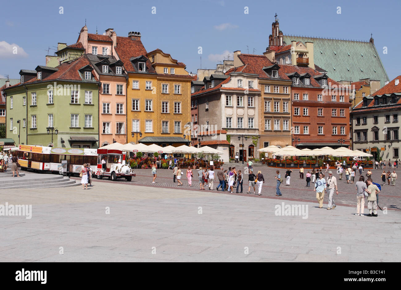 Warschau die Altstadt Gegend mit Touristen in den Royal Palace Square Plac Zamkowy Stockfoto