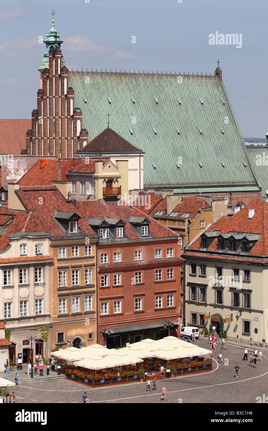 Warschau die Altstadt zeigt die Royal Palace Square Plac Zamkowy mit Touristen und Open-Air-café Stockfoto