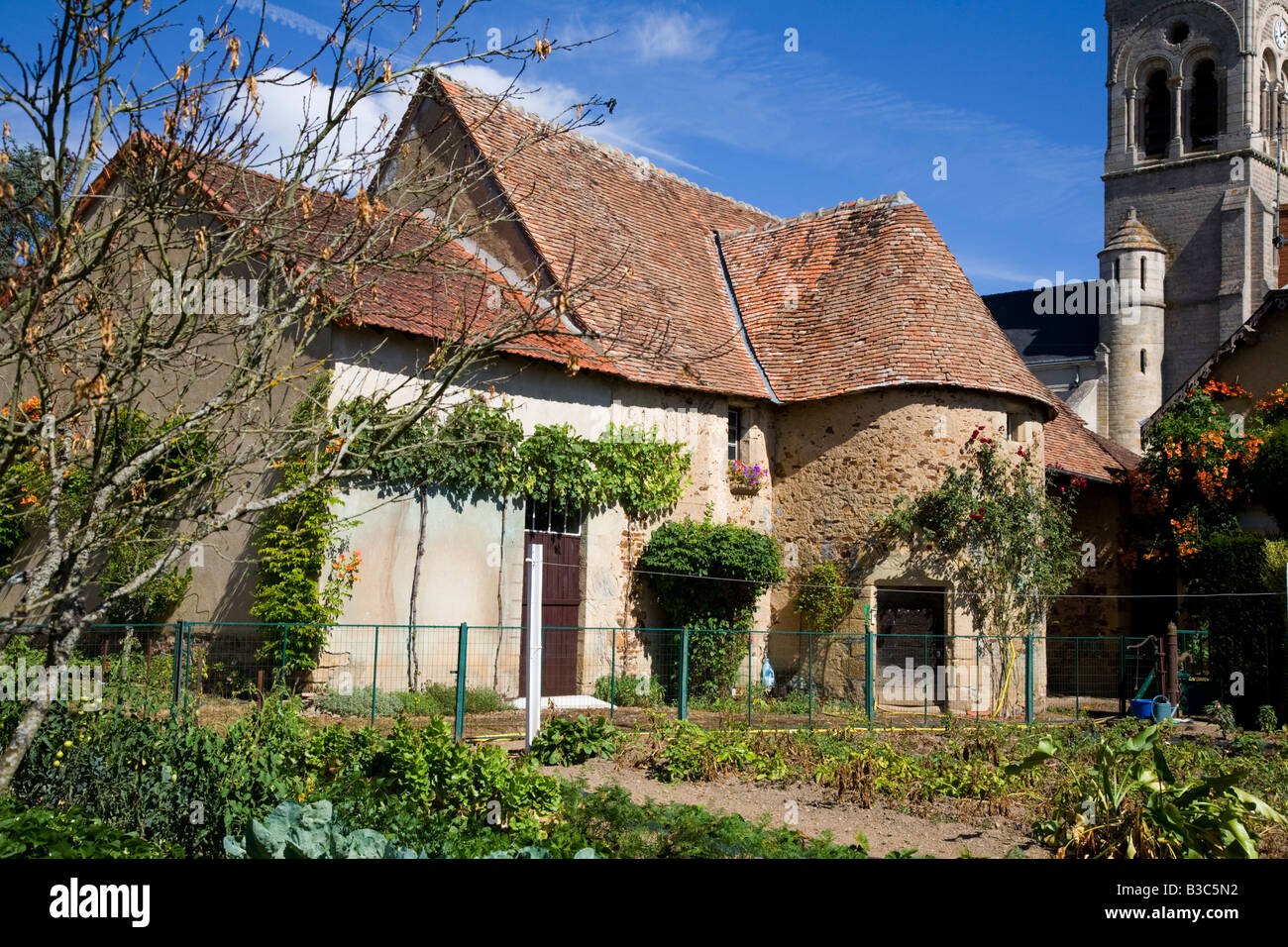 Französischen Landhaus und Gemüsegarten in der kleinen Stadt "Sainte Sévère sur Indre" Frankreich Stockfoto