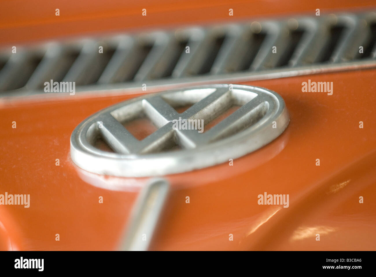 Metall VW Emblem auf Motorhaube Käfer Autos Stockfoto