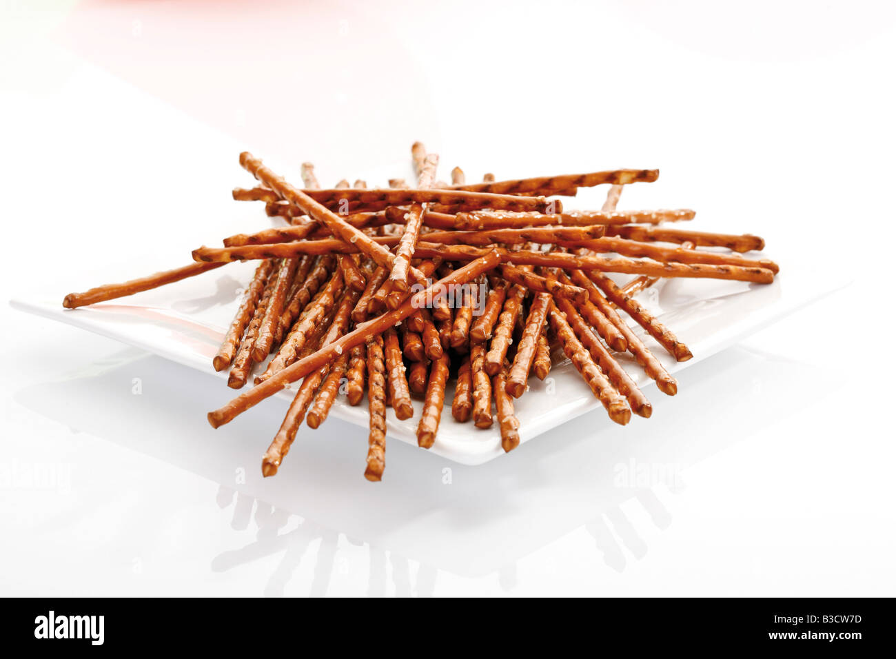 Salzstangerl auf Platte, Nahaufnahme Stockfoto
