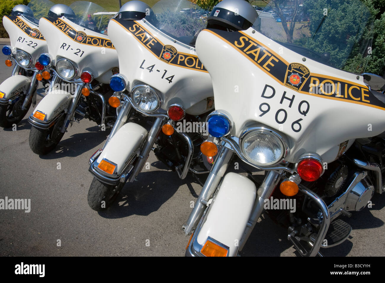Polizei-Motorräder in Folge Stockfoto