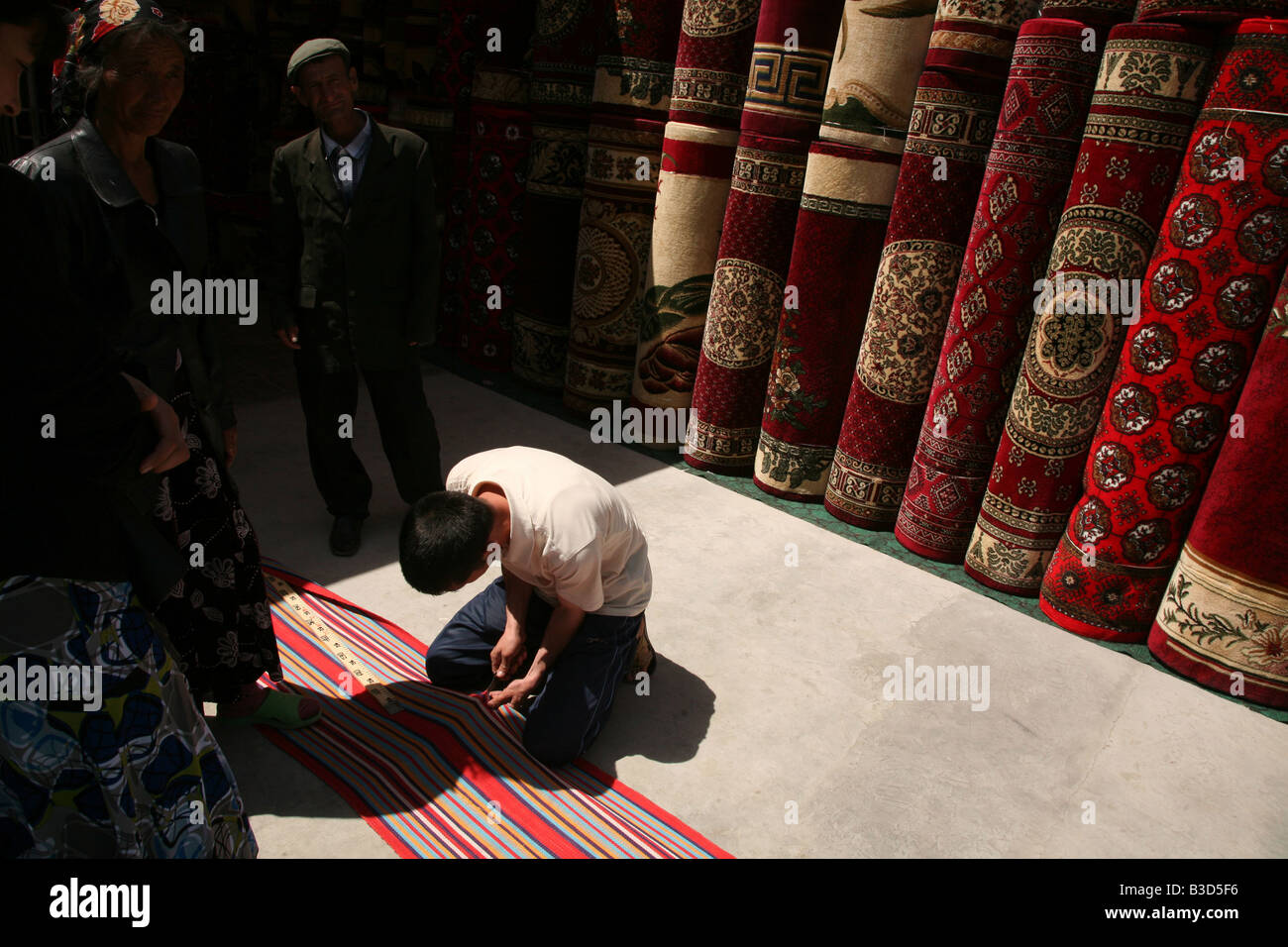 Teppich-Markt in Urgentsch, Usbekistan Stockfoto