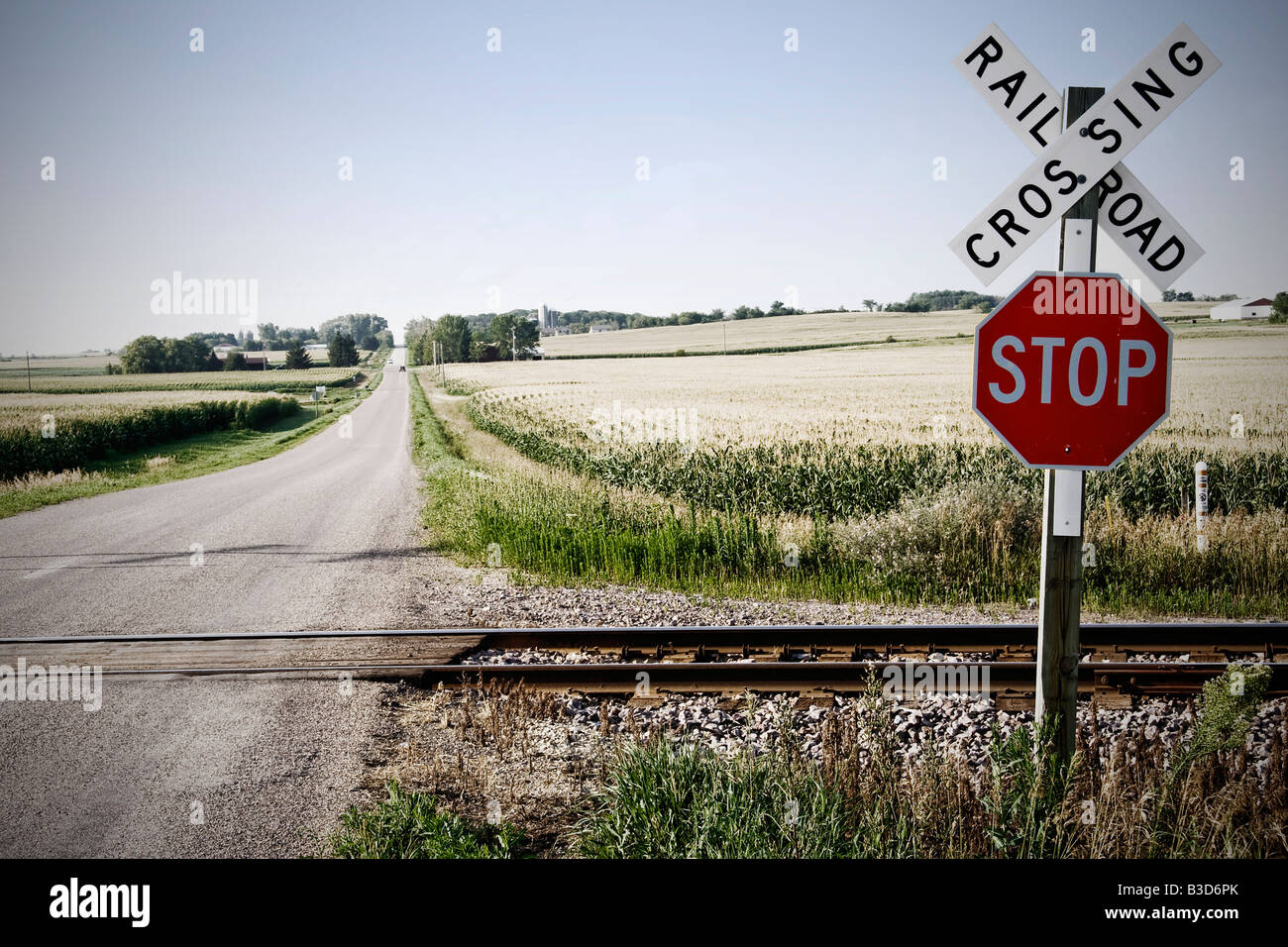 Stop-Schild am Bahnübergang in amerikanischen Mitte west Stockfoto