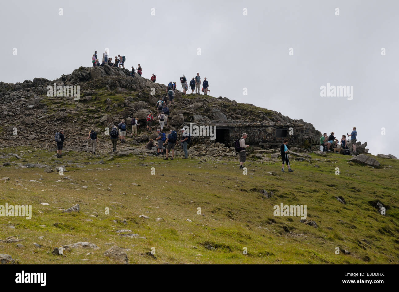 Gipfel des Cader Idris auf ein arbeitsreicher Auftakt in den Sommer Stockfoto