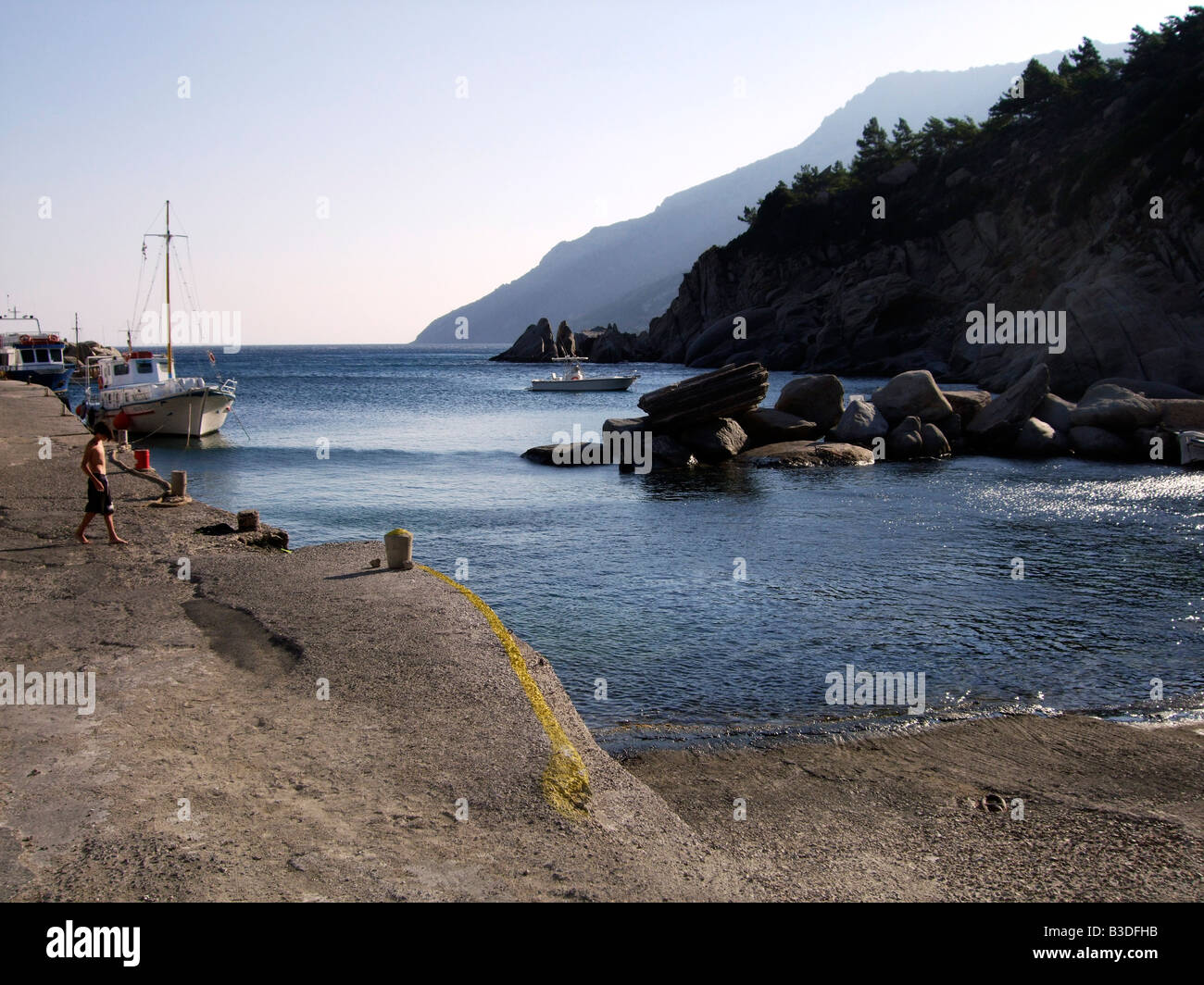 Manganitis Hafen, Ikaria Stockfoto