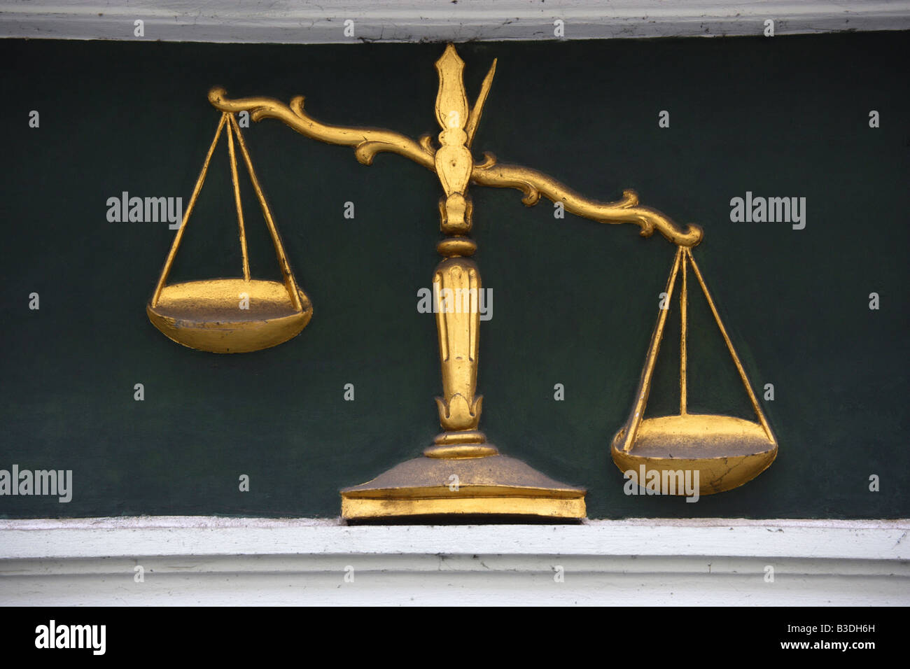 Haus an der goldenen Waage auf Italienisch Straße in kleinen Viertel von Prag Tschechische Republik Stockfoto