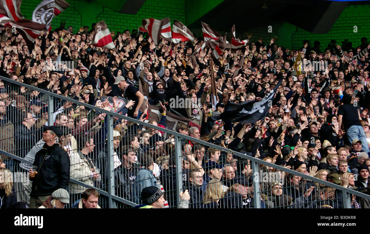 Fußball, 2. Bundesliga 2007/2008, Borussia Moenchengladbach vs. FC St. Pauli 1:0, Stadion Borussia-Park, Zuschauer, fans Stockfoto