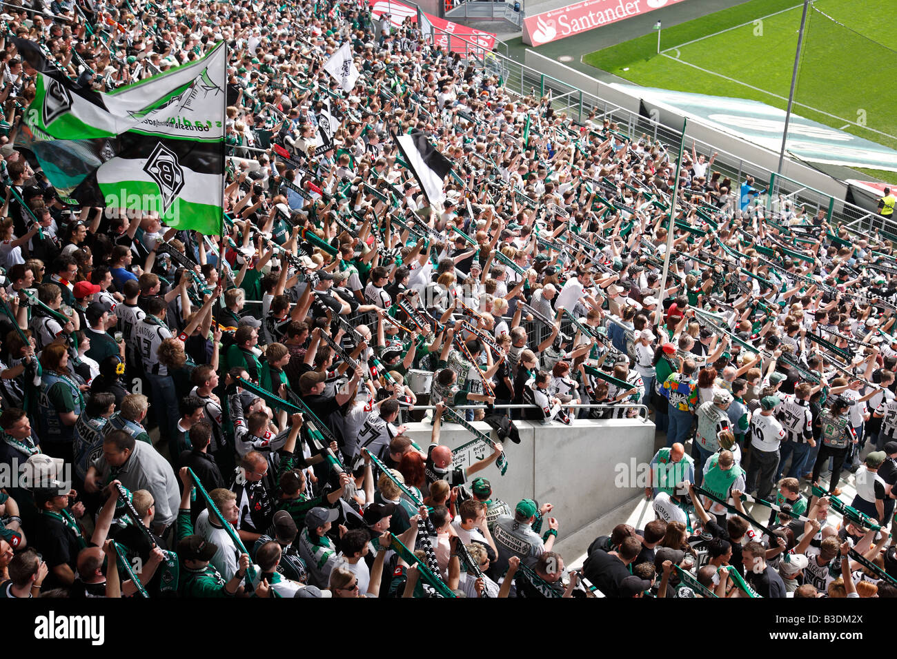 Fußball, 2. Bundesliga 2007/2008, Borussia Moenchengladbach gegen TSV 1860 München 2:2, Stadion Borussia-Park, Zuschauer, fans Stockfoto