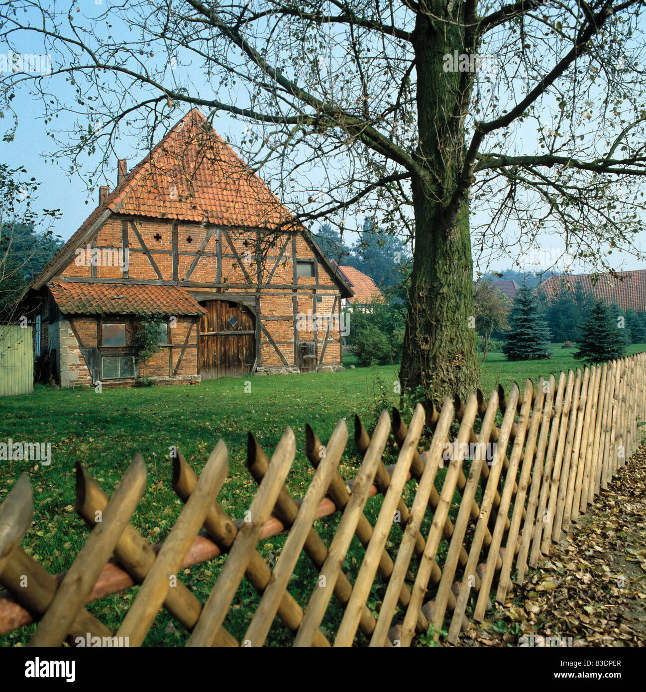 Scheune Eines Bauernhofes in Steinhorst, Lueneburger Heide, Niedersachsen Stockfoto
