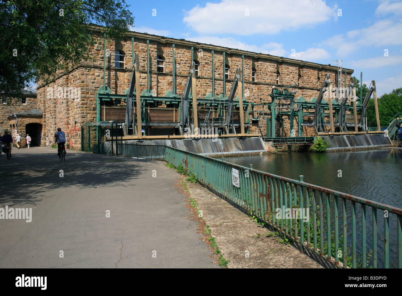 Wasserkraftwerk Kahlenberg der RWW, Rheinisch-Westfälische Wasserwerksgesellschaft, Mülheim an der Ruhr, Ruhrgebiet, NRW Stockfoto