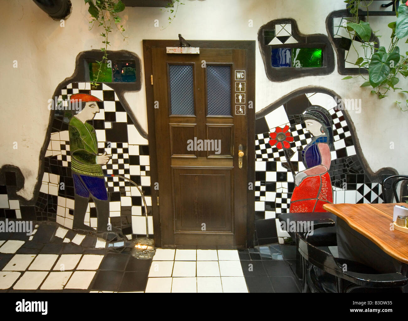 Österreich Wien Hundertwasser-Restaurant-Toilette Stockfoto