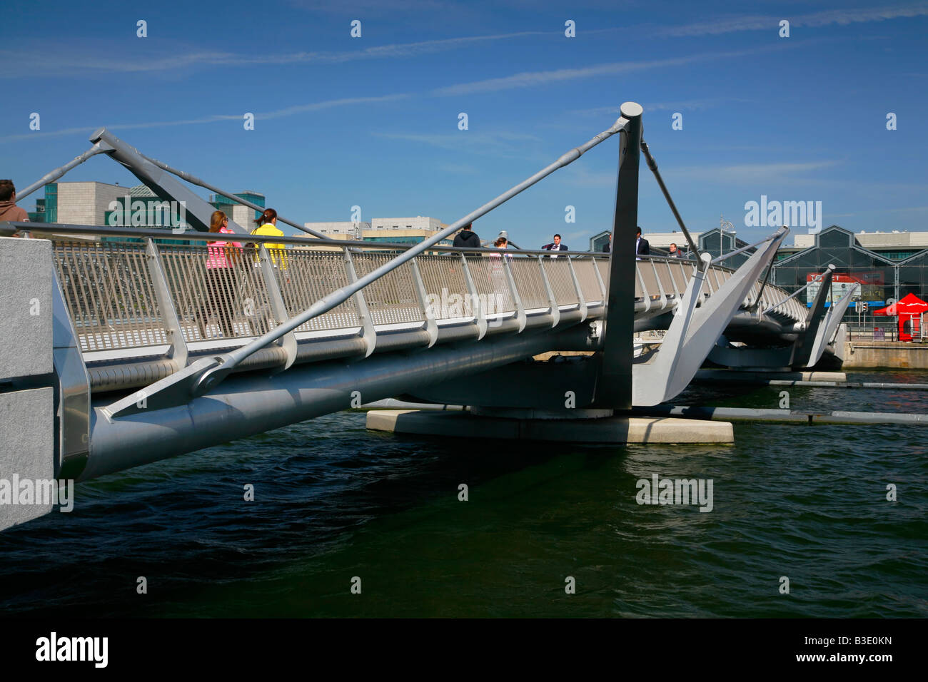 Sean O' Casey Bridge überspannt die Fluss Liffey Dublin Irland Stockfoto
