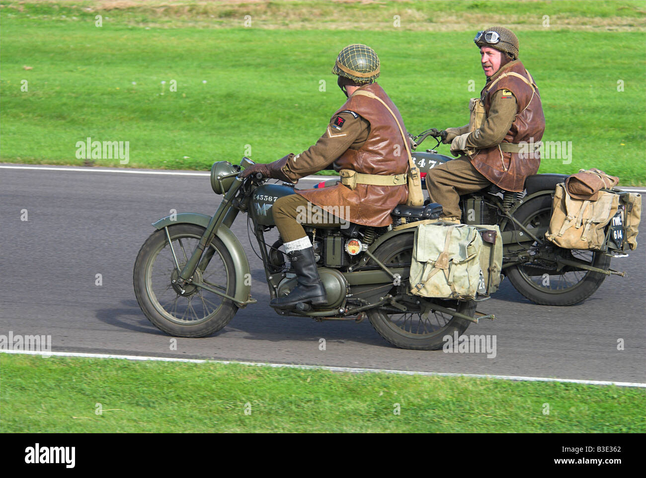 WW2 Soldaten auf Motorrädern in Goodwood 2007 Stockfoto