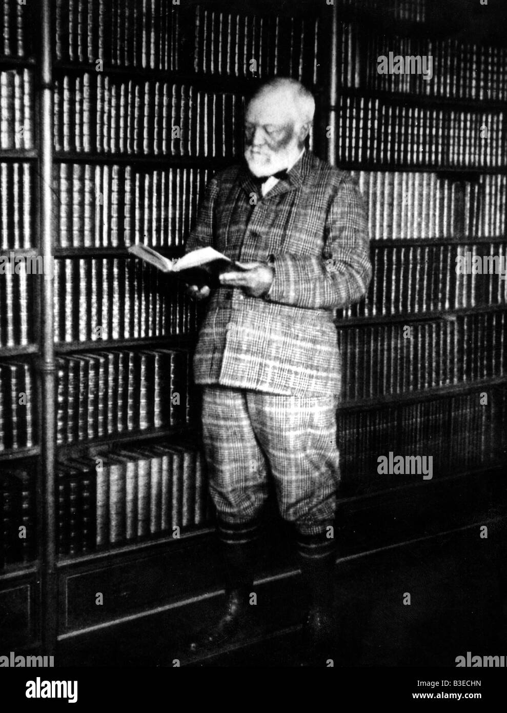Carnegie, Andrew, 25.11.1835 - 11.8.199, amerikanischer industrieller, in seiner Bibliothek, etwa im Jahr 1909, Stockfoto