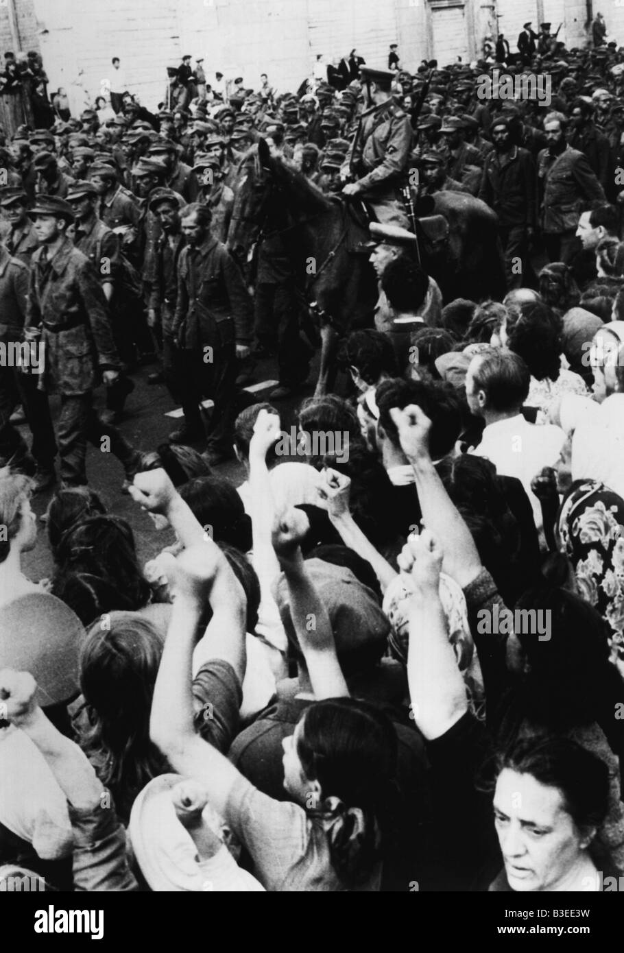 Deutsche Kriegsgefangene durch Moskau geführt / 1944 Stockfoto