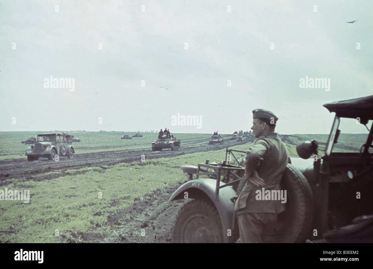 Deutsche Panzerdivision voran / WWII Stockfoto