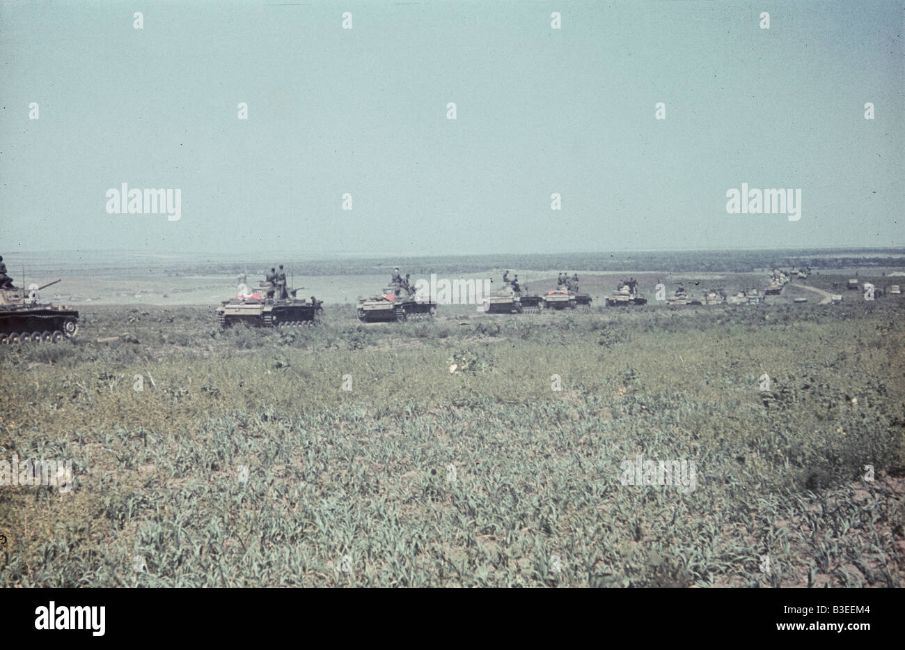 Deutsche Panzerdivision voran / WWII Stockfoto