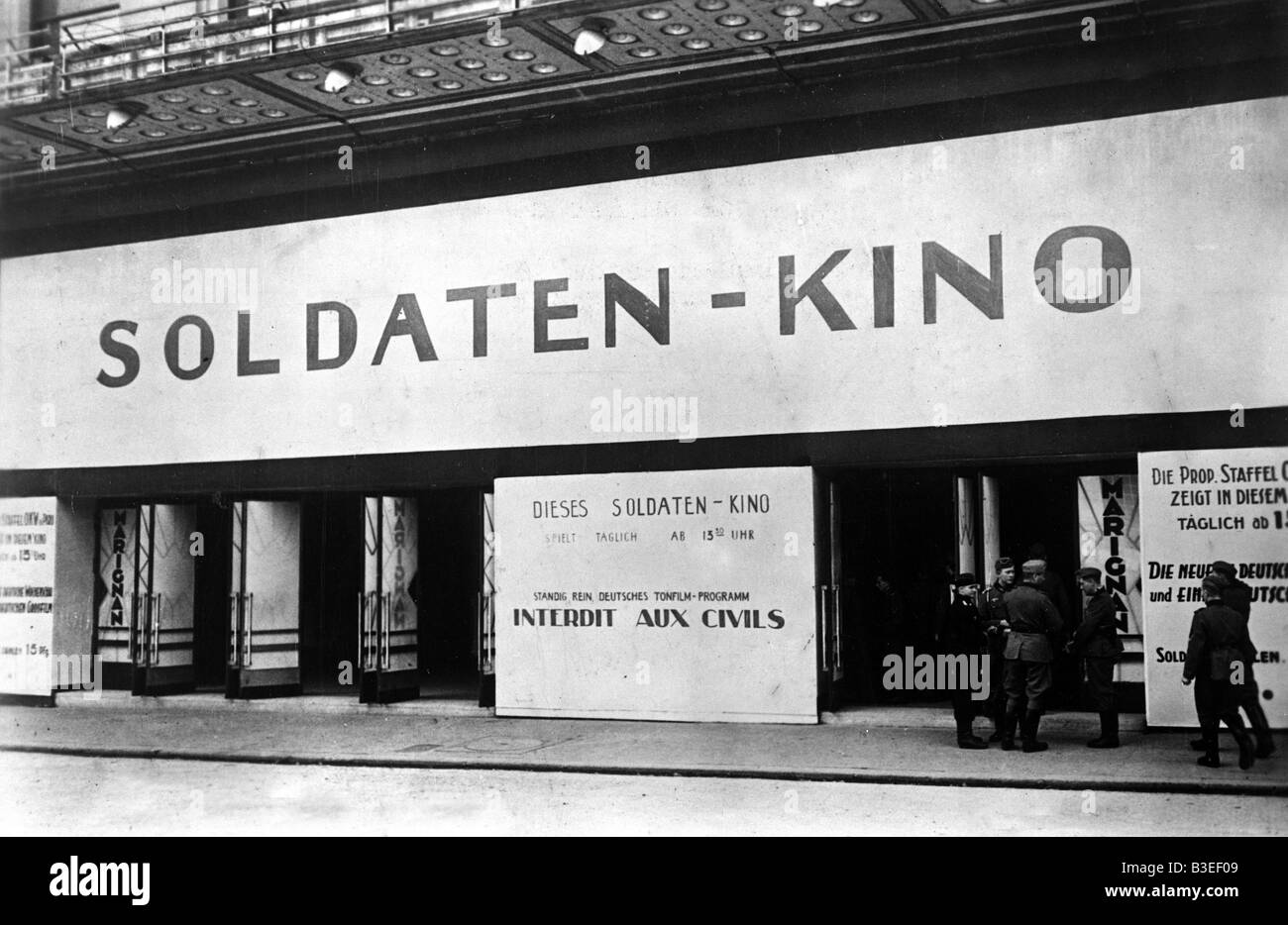 Deutsche Soldaten Kino, Paris / 1940 Stockfoto