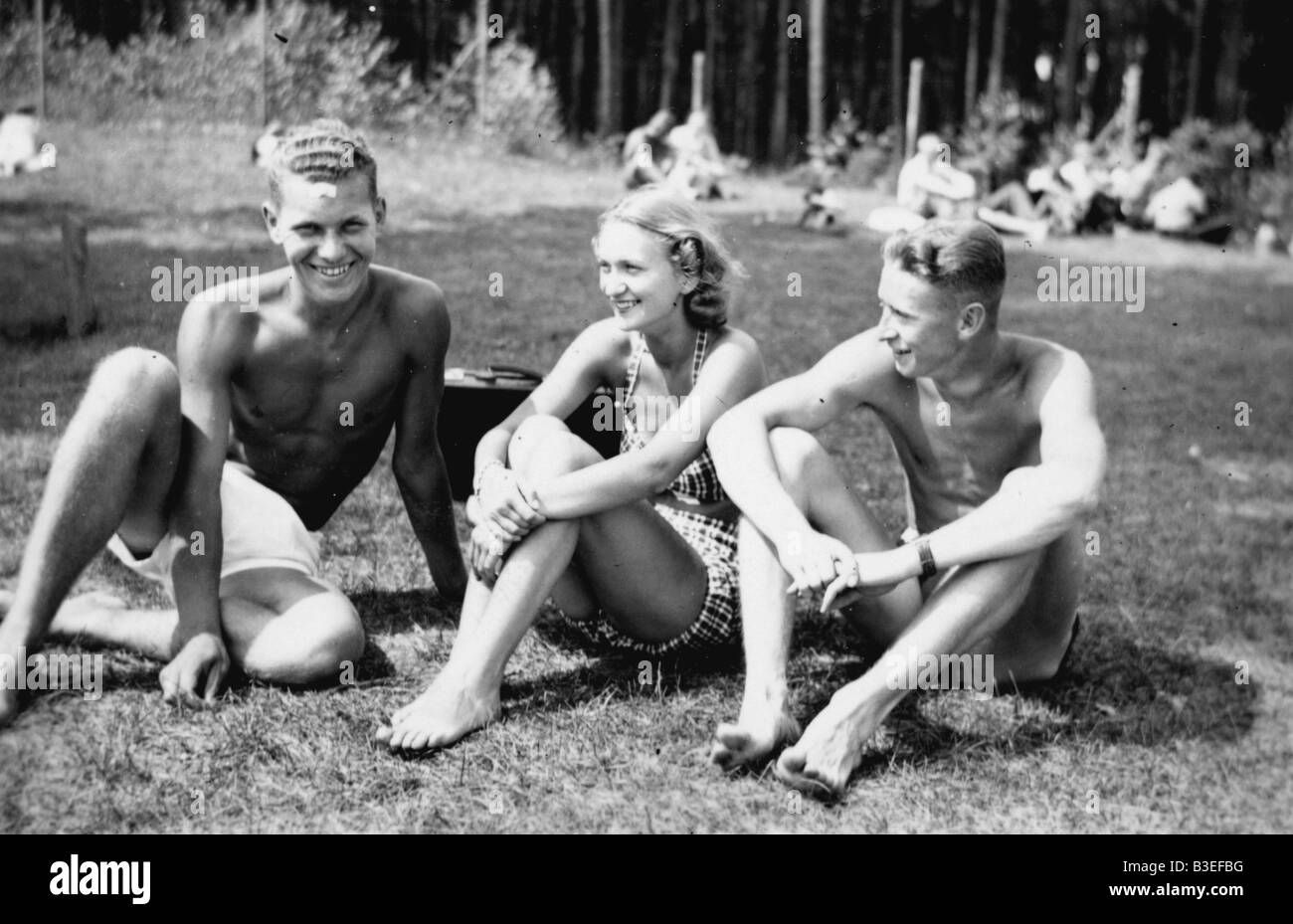 Junge Leute Baden / Foto c.1940 Stockfoto