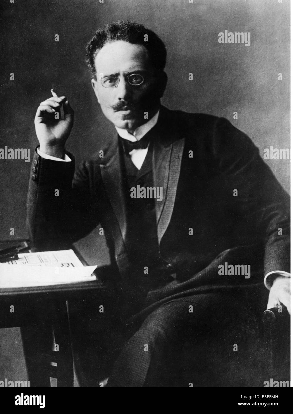 Liebknecht, Karl, 13.8.1871 - 15.1.1919, deutscher Politiker, halbe Länge, 1913, Stockfoto