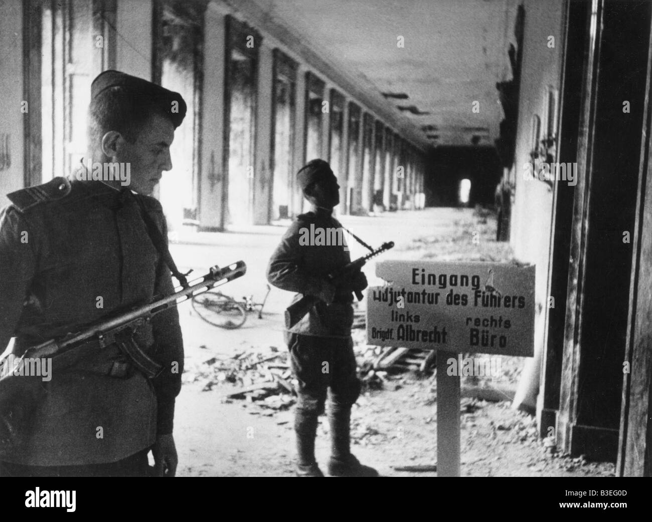 Sowjets an die Reichskanzlei / 1945 Stockfoto