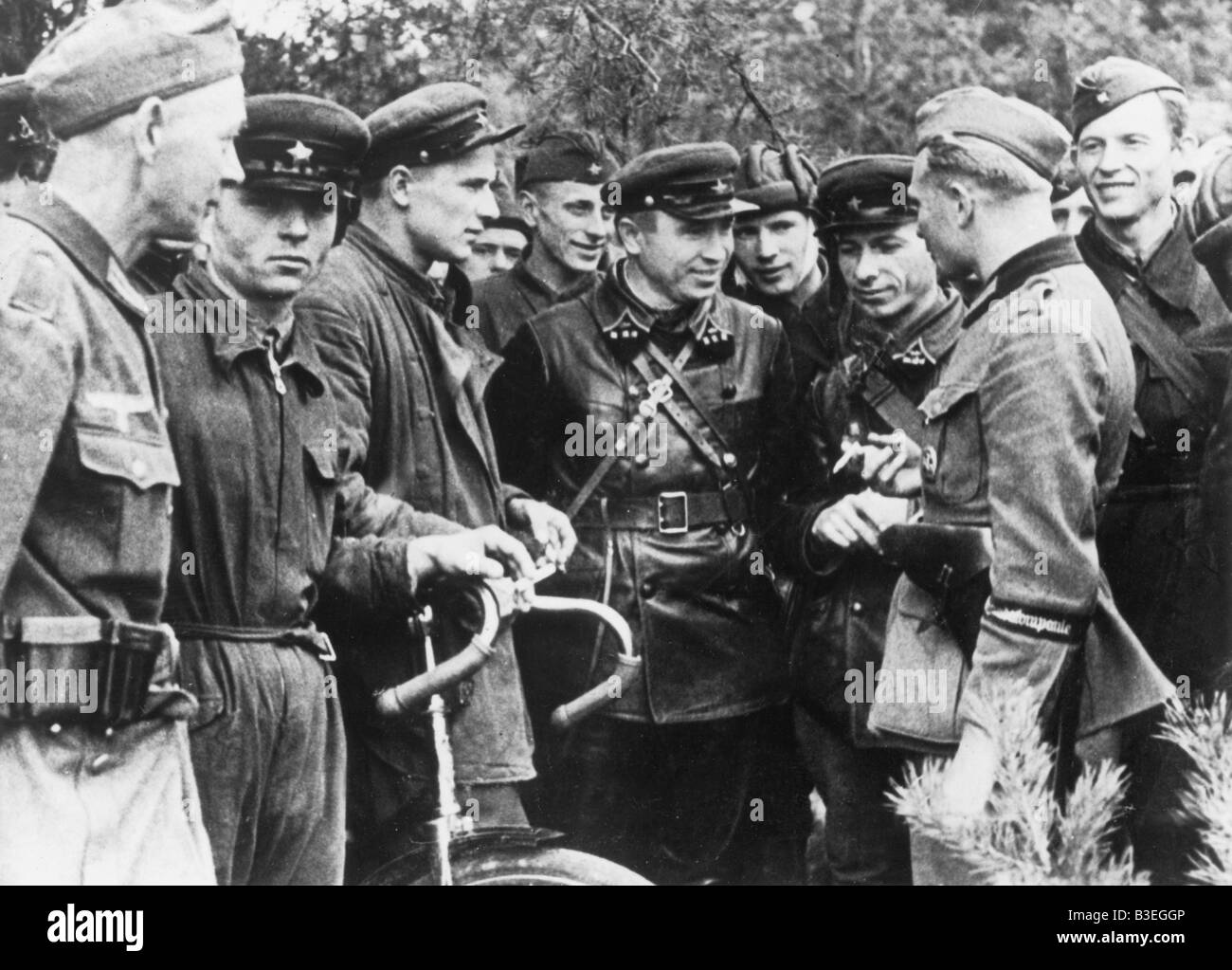Deutsche und sowjetische Soldaten Polen 1939 Stockfoto