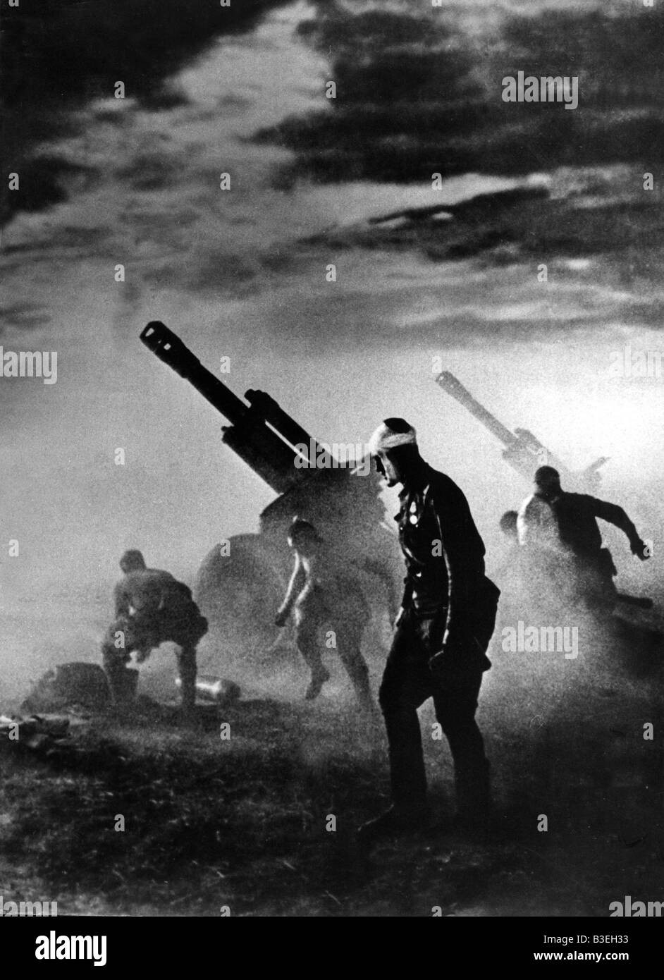 Zweiter Weltkrieg/zweiter Weltkrieg, Russland, Propaganda, "Kampf bis zum Tod", sowjetischen Artillerie in Aktion, Foto von E. Everihin, 1943, Stockfoto