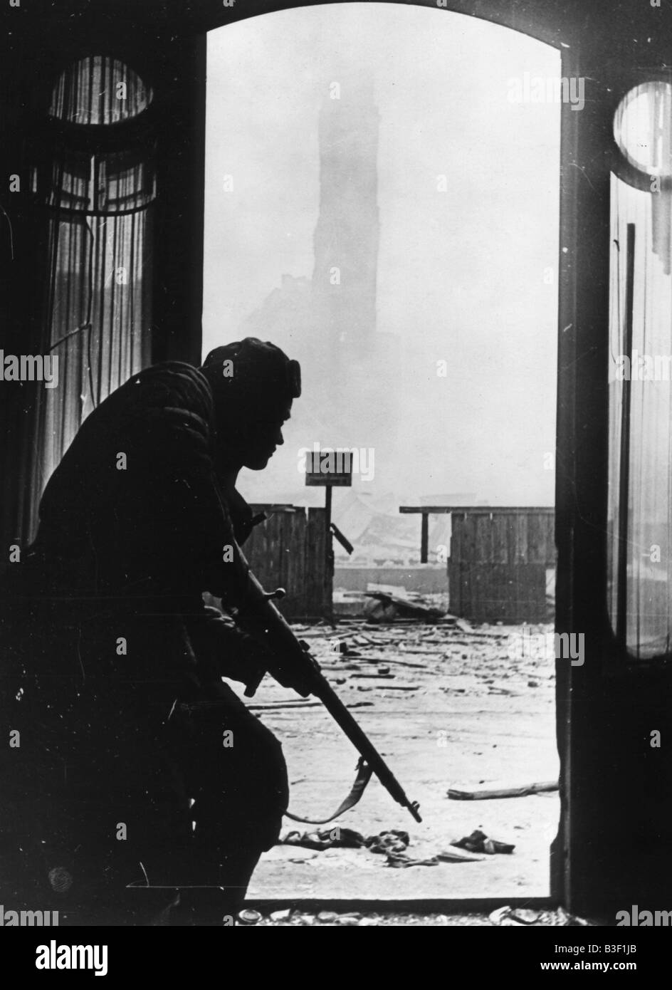 Sowjetsoldaten in der Straße Schlacht. Stockfoto