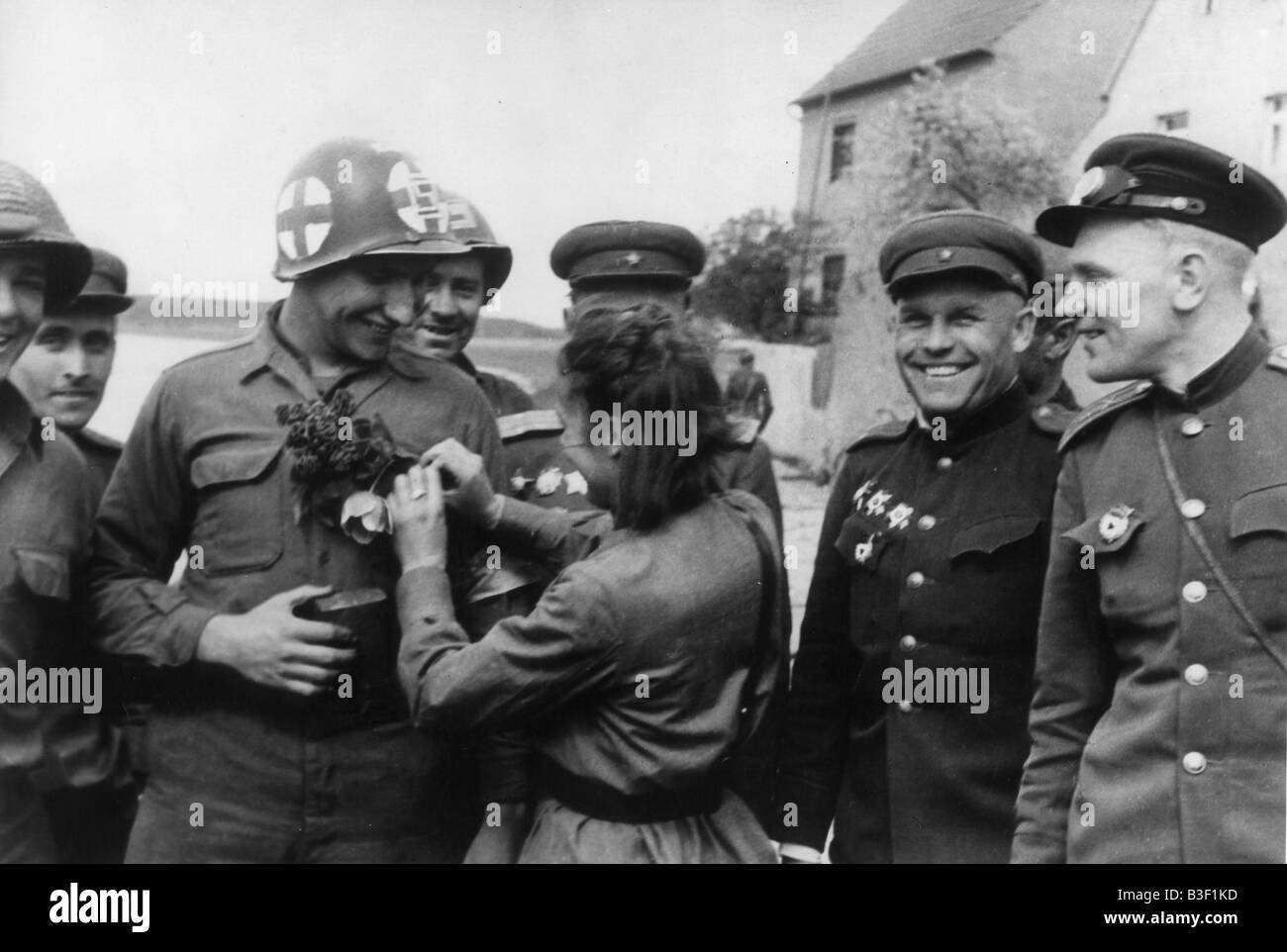 Rote Armee und US-Soldaten /Torgau 1945 Stockfoto